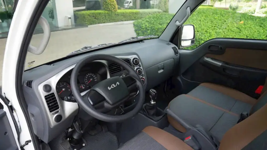 nội thất xe tải kia k200 thùng kín