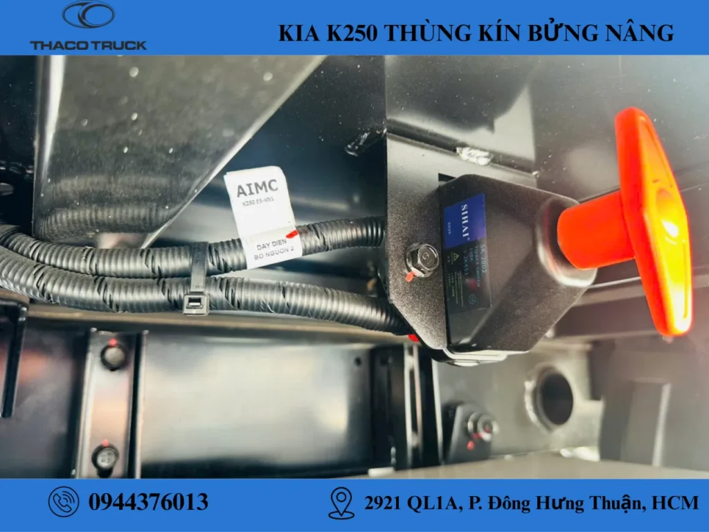 thùng kín bửng nâng