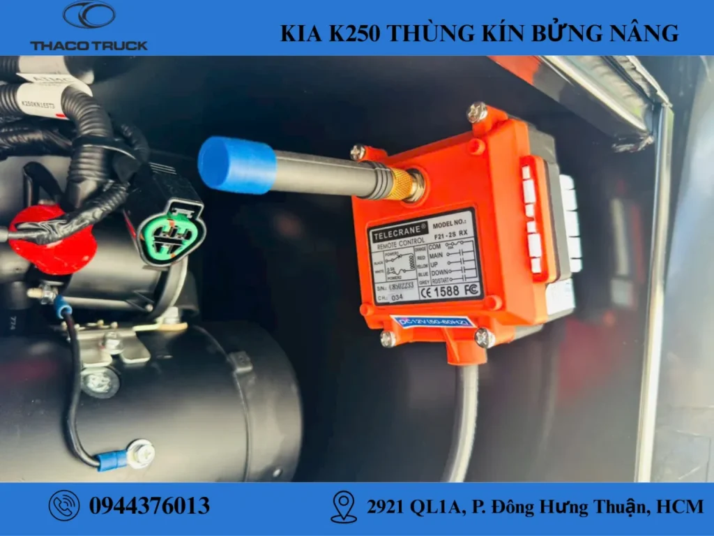 thùng kín bửng nâng