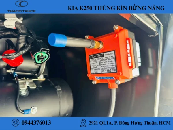 k250 thùng kín bửng nâng (9) thùng kín bửng nâng